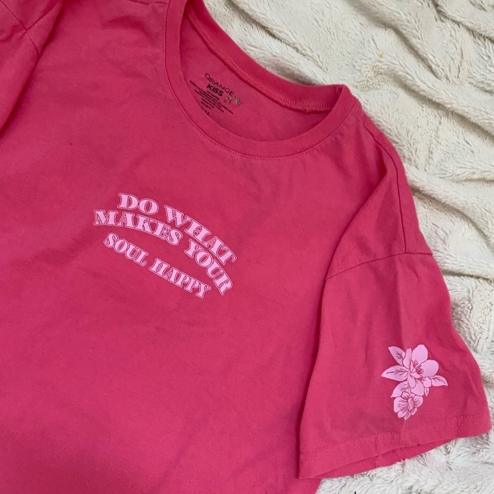"Do What Makes Your Soul Happy" pink graphic oversized tee Sz small - Picture 5 of 6
